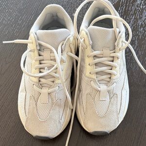Yeezy size us5
